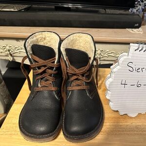 - Duckfeet Skanderborg size 40  Black almost new